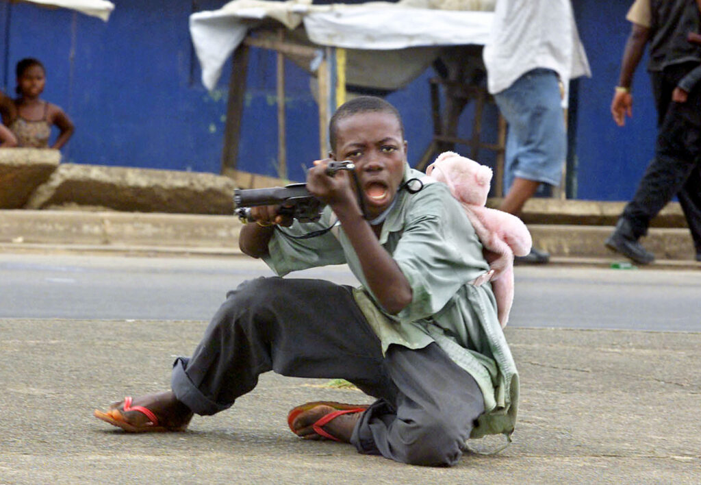 Enfant soldat Liberia 2003 © Georges Gobet